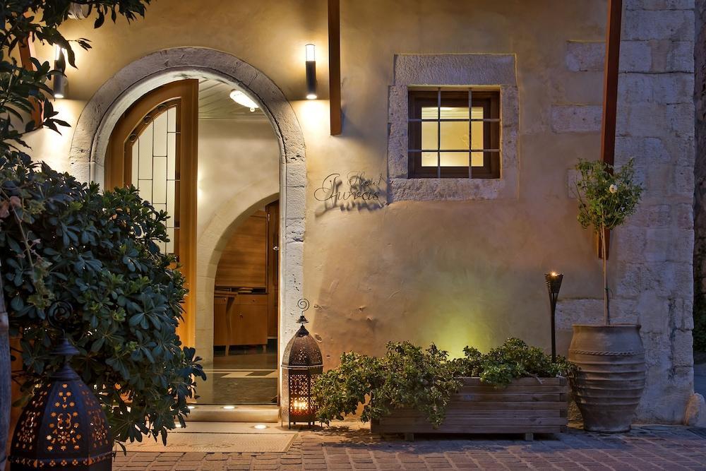 Ionas Boutique Hotel Chrissi Akti Chania Exterior foto