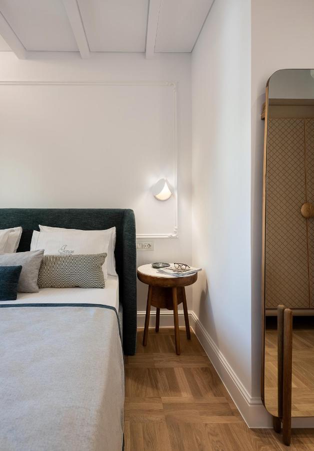 Ionas Boutique Hotel Chrissi Akti Chania Exterior foto