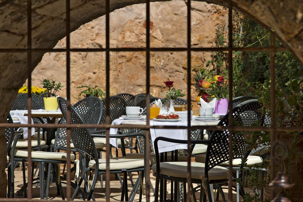 Ionas Boutique Hotel Chrissi Akti Chania Exterior foto