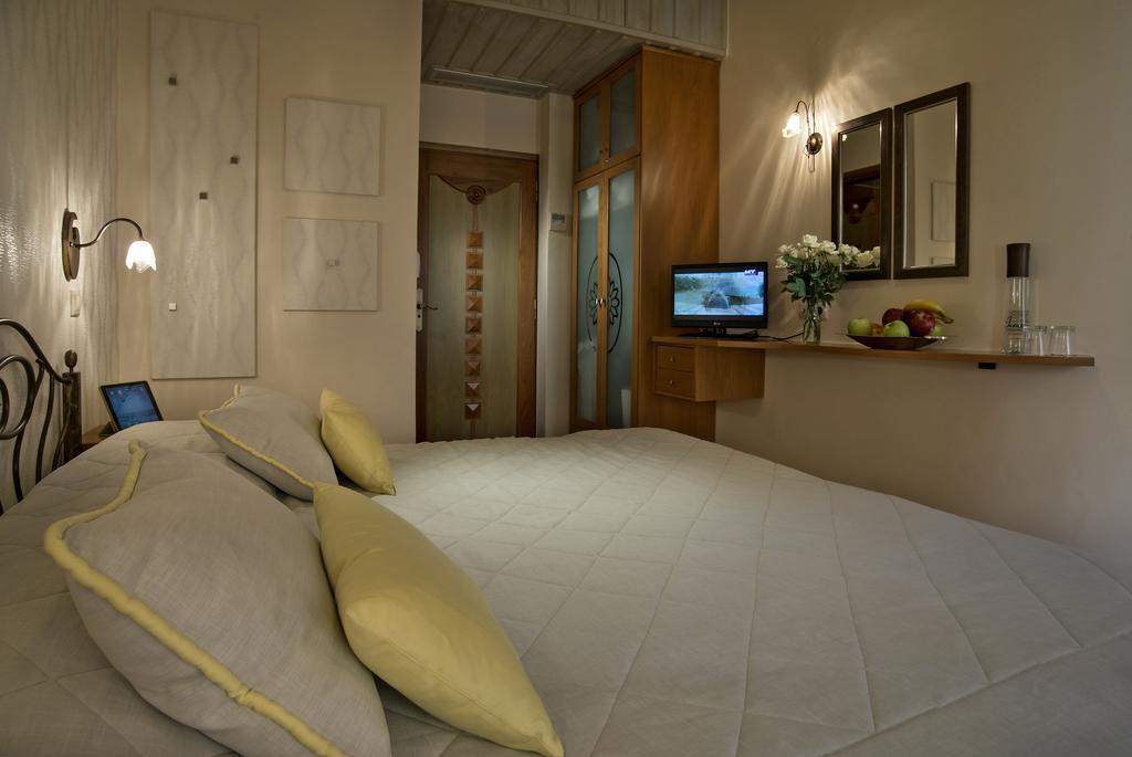 Ionas Boutique Hotel Chrissi Akti Chania Quarto foto