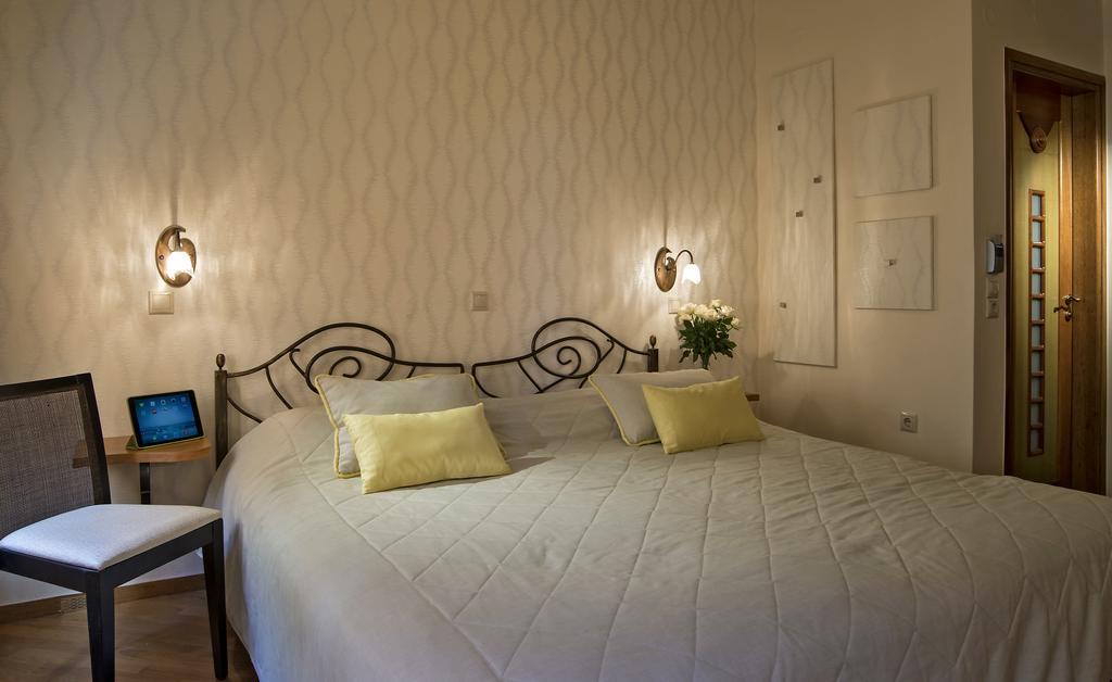 Ionas Boutique Hotel Chrissi Akti Chania Exterior foto