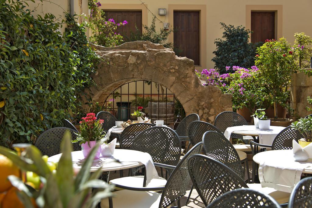 Ionas Boutique Hotel Chrissi Akti Chania Exterior foto