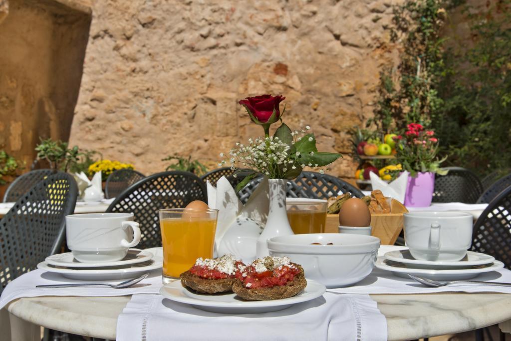 Ionas Boutique Hotel Chrissi Akti Chania Exterior foto