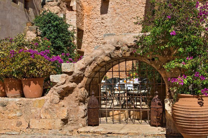 Ionas Boutique Hotel Chrissi Akti Chania Exterior foto