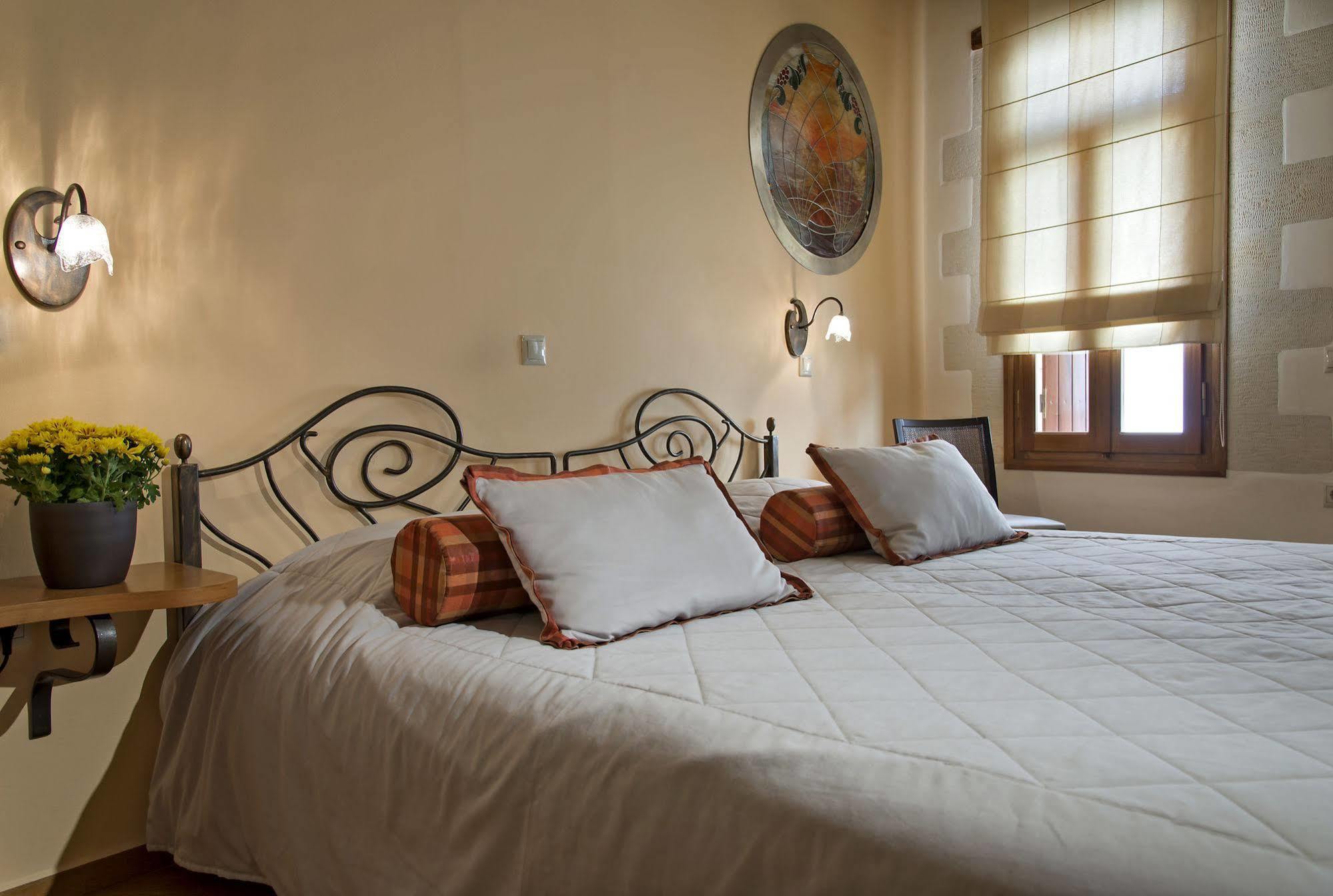 Ionas Boutique Hotel Chrissi Akti Chania Exterior foto